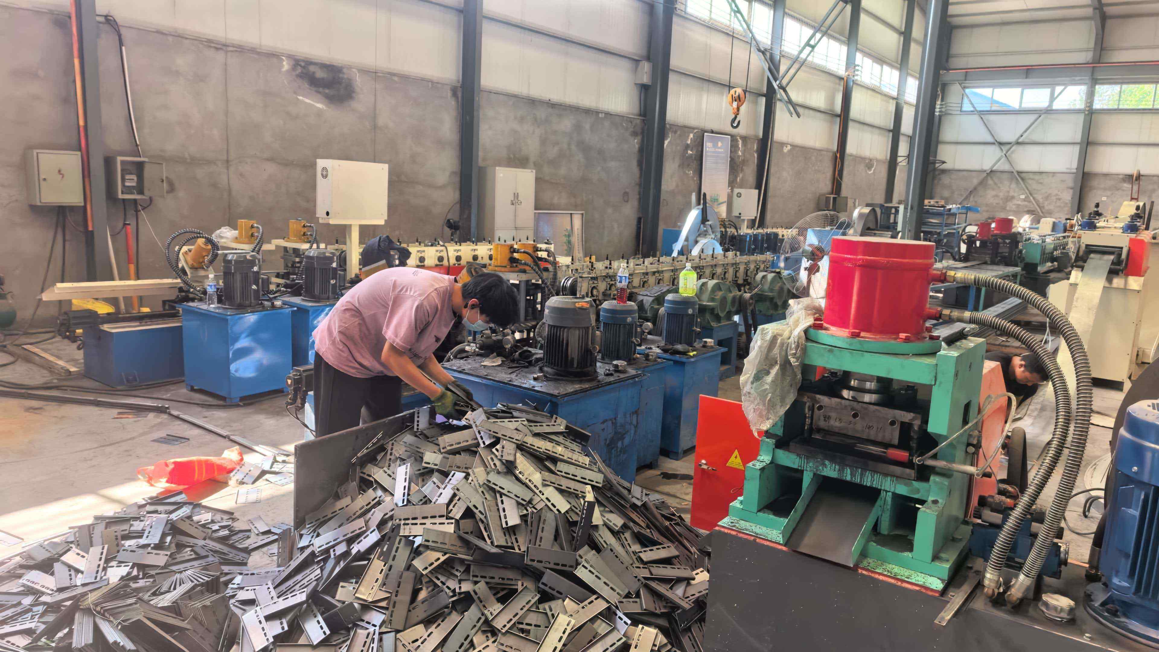 拉萨市喷塑桥架锌铝镁桥架 - 方案